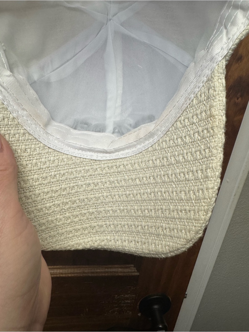 White tweed cap - source unknown - Picture 8 of 11